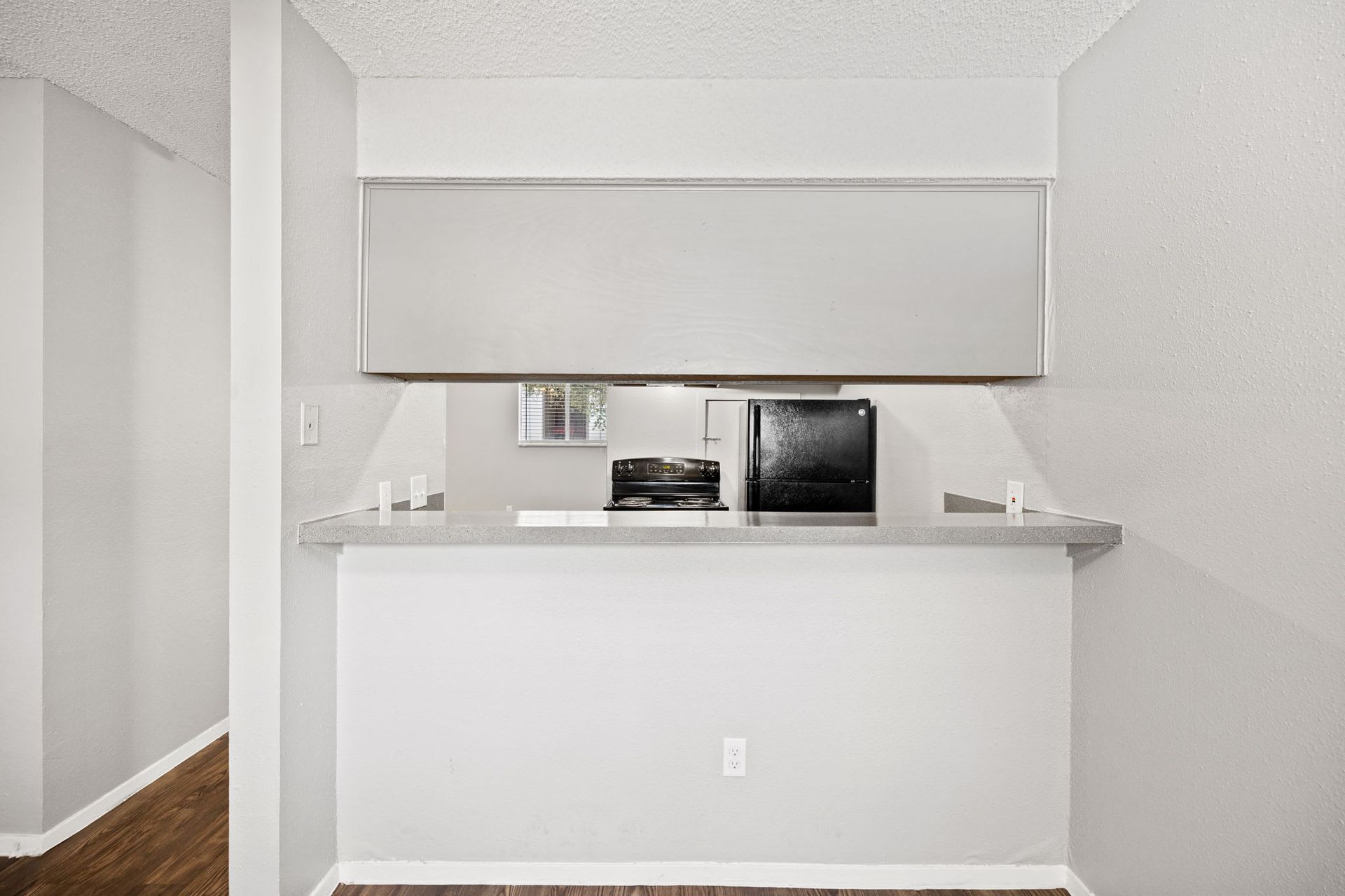 Awesome open Studio Apartments Close to Downtown – photo 1