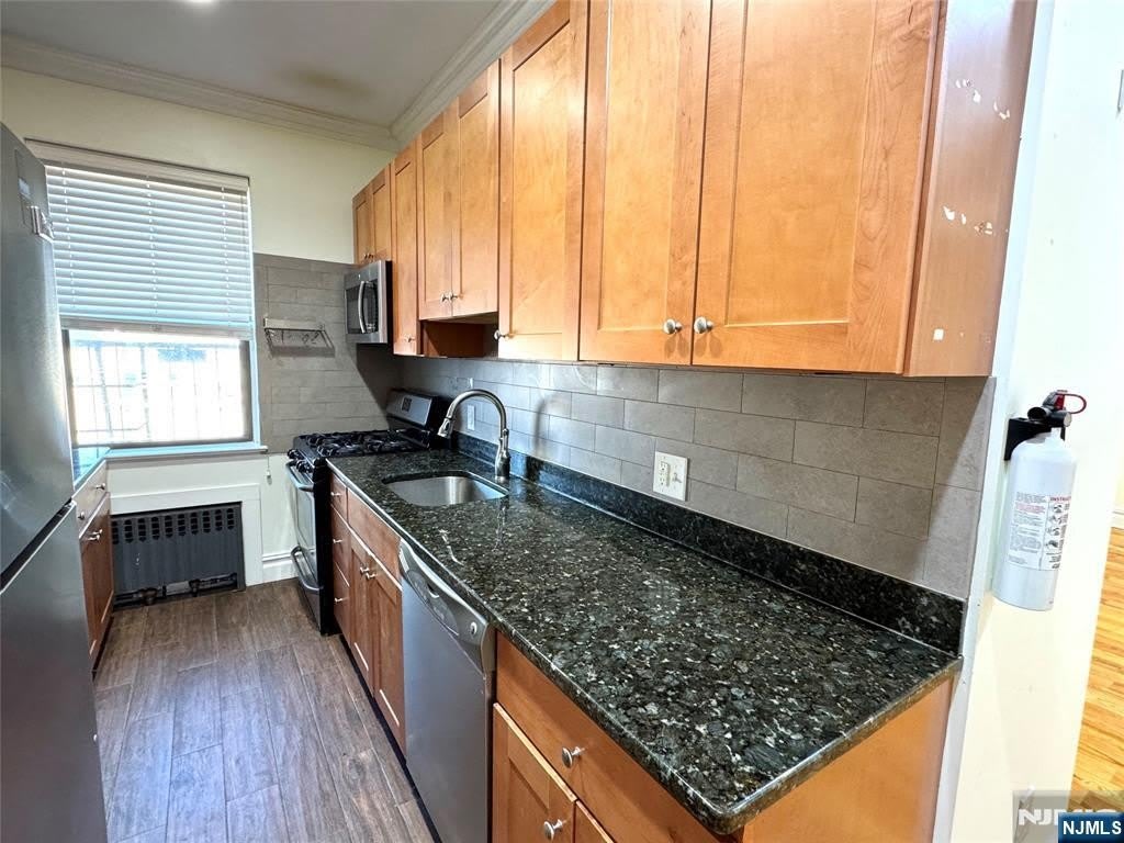 855 Broad Avenue – photo 4