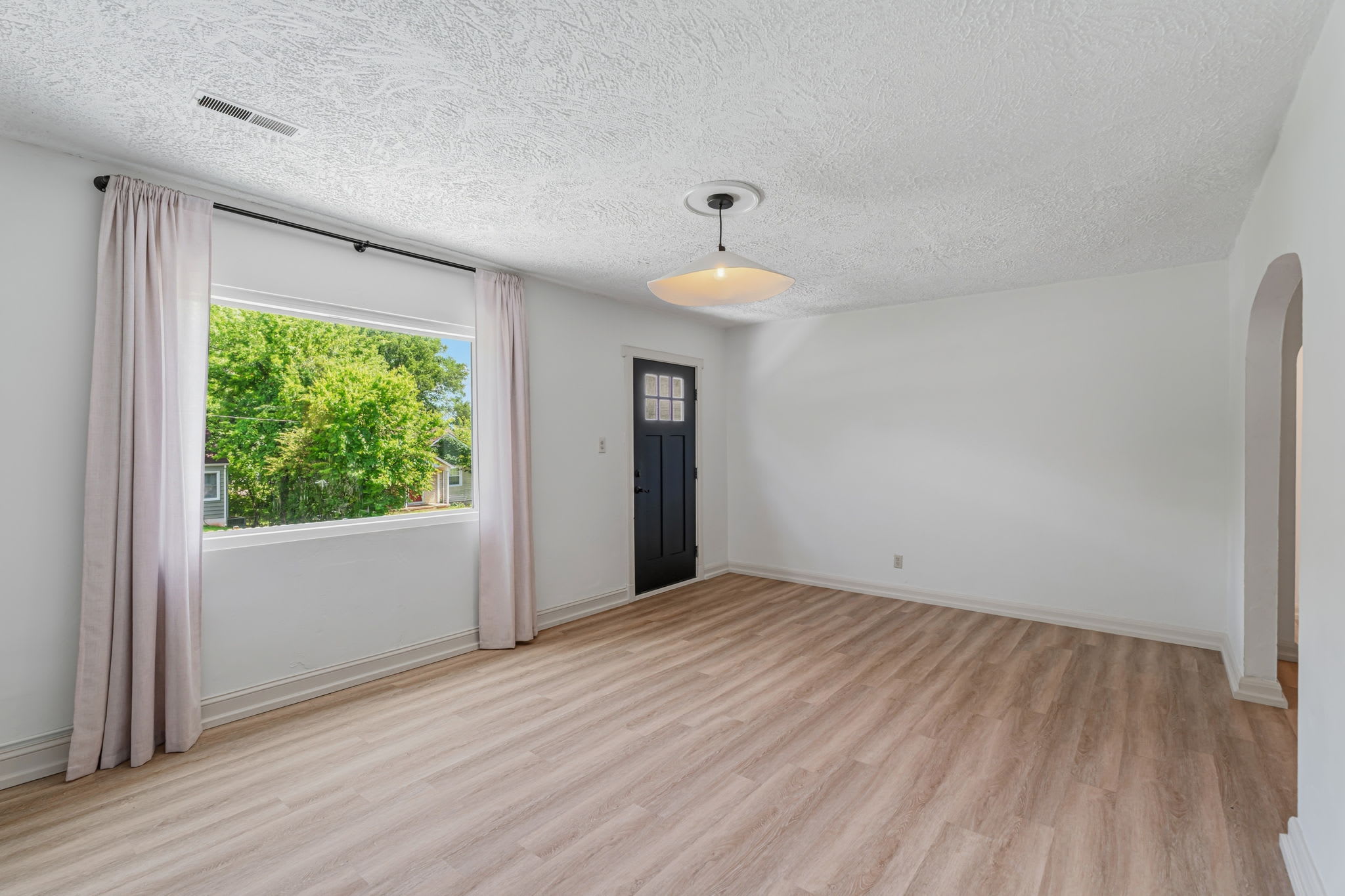 2531 Keystone Avenue – photo 3