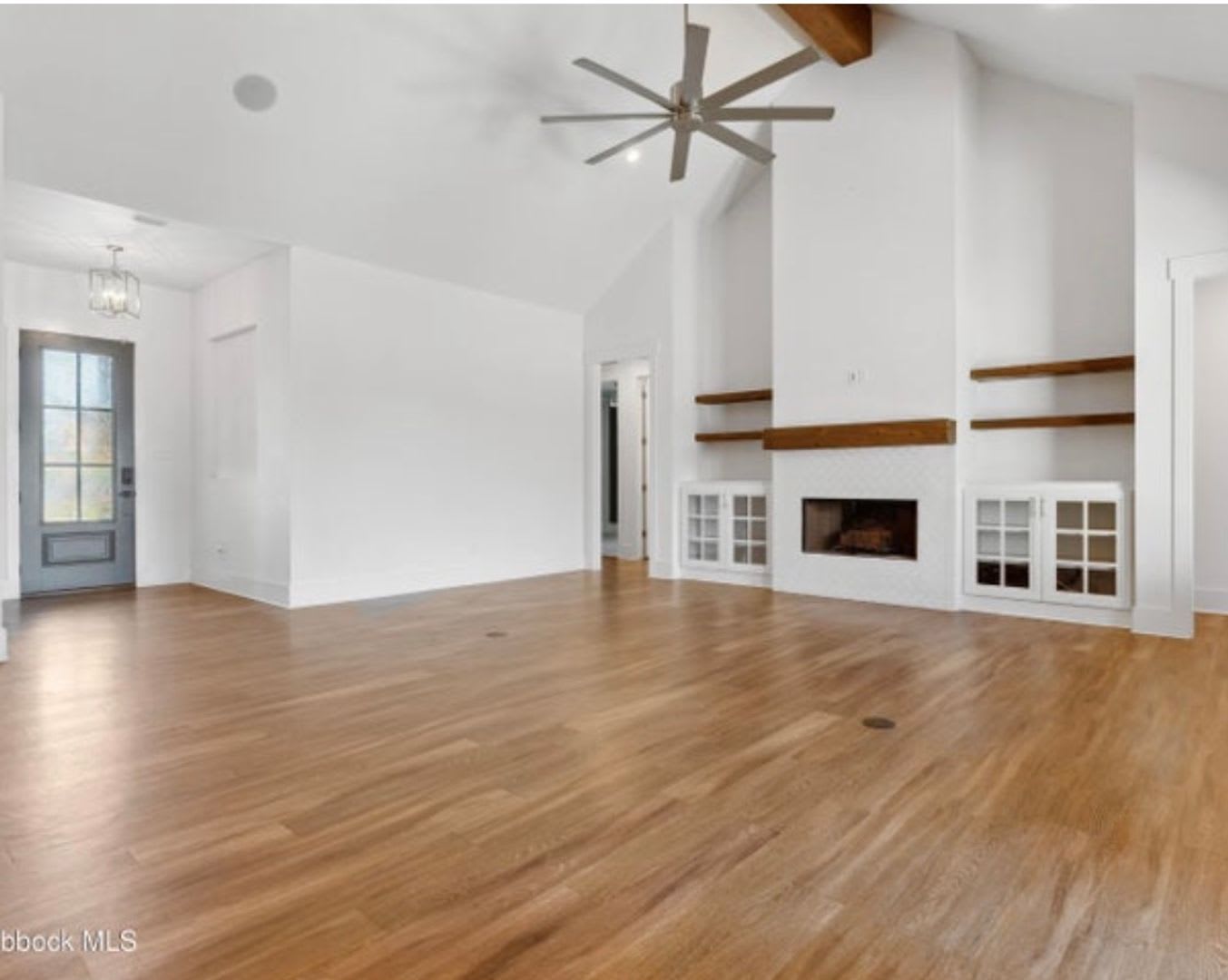 Newer 4 bed 3 bath now available in Wolforth – photo 5
