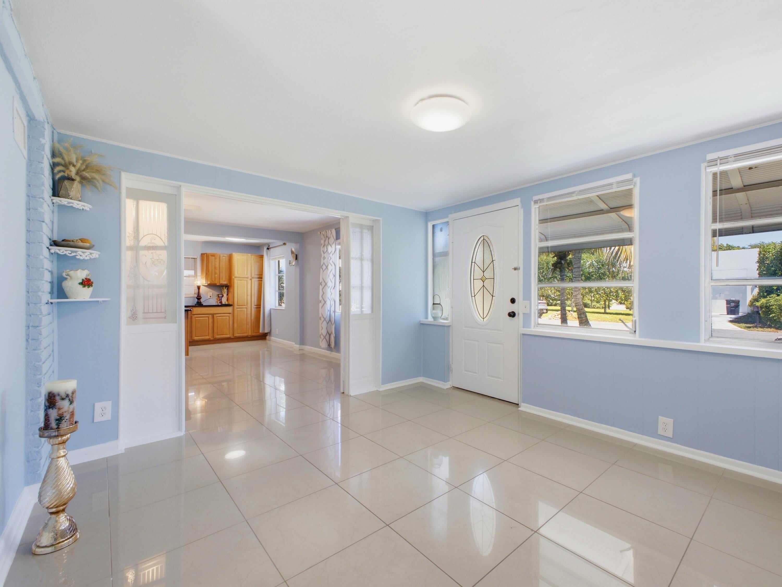 370 ORANGE Way – photo 1