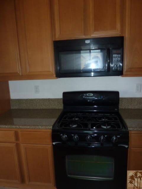 37185 Wakefield Street – photo 2
