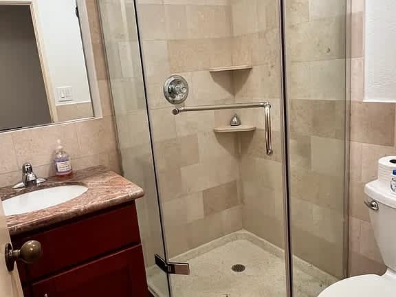 726 Oak Grove Ave Apt 3 – photo 3
