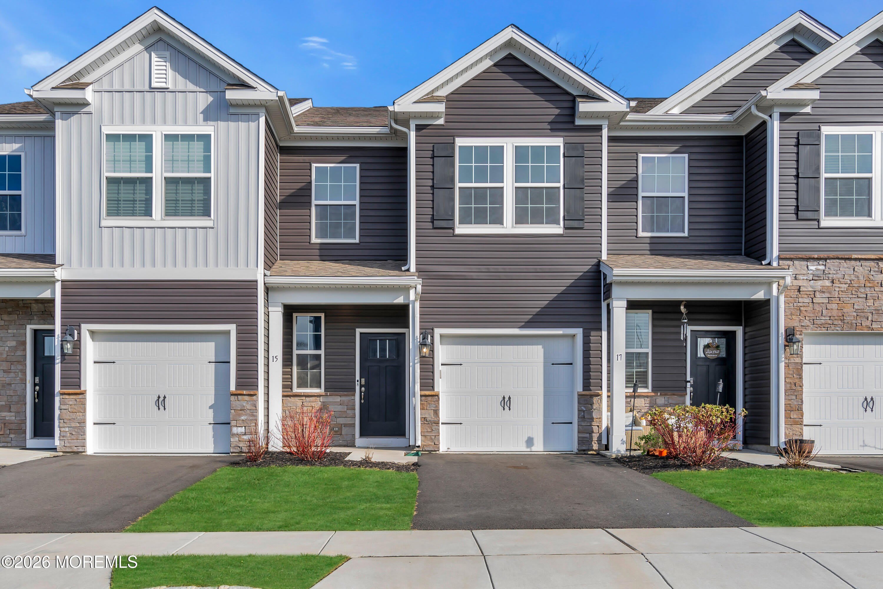 141 Mazzeo Drive – photo 1
