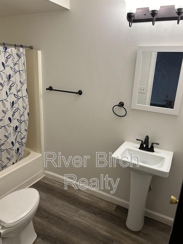 1006 South College Street – photo 2