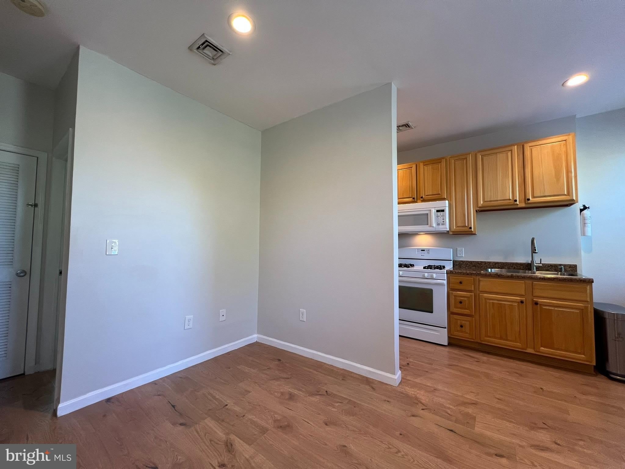 255 MERCER Street – photo 4