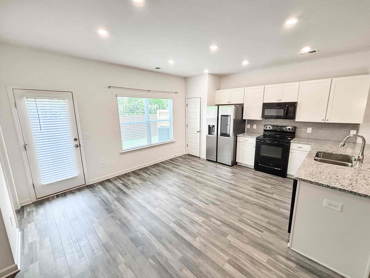 Modern 2022 Townhome in Mableton – photo 5