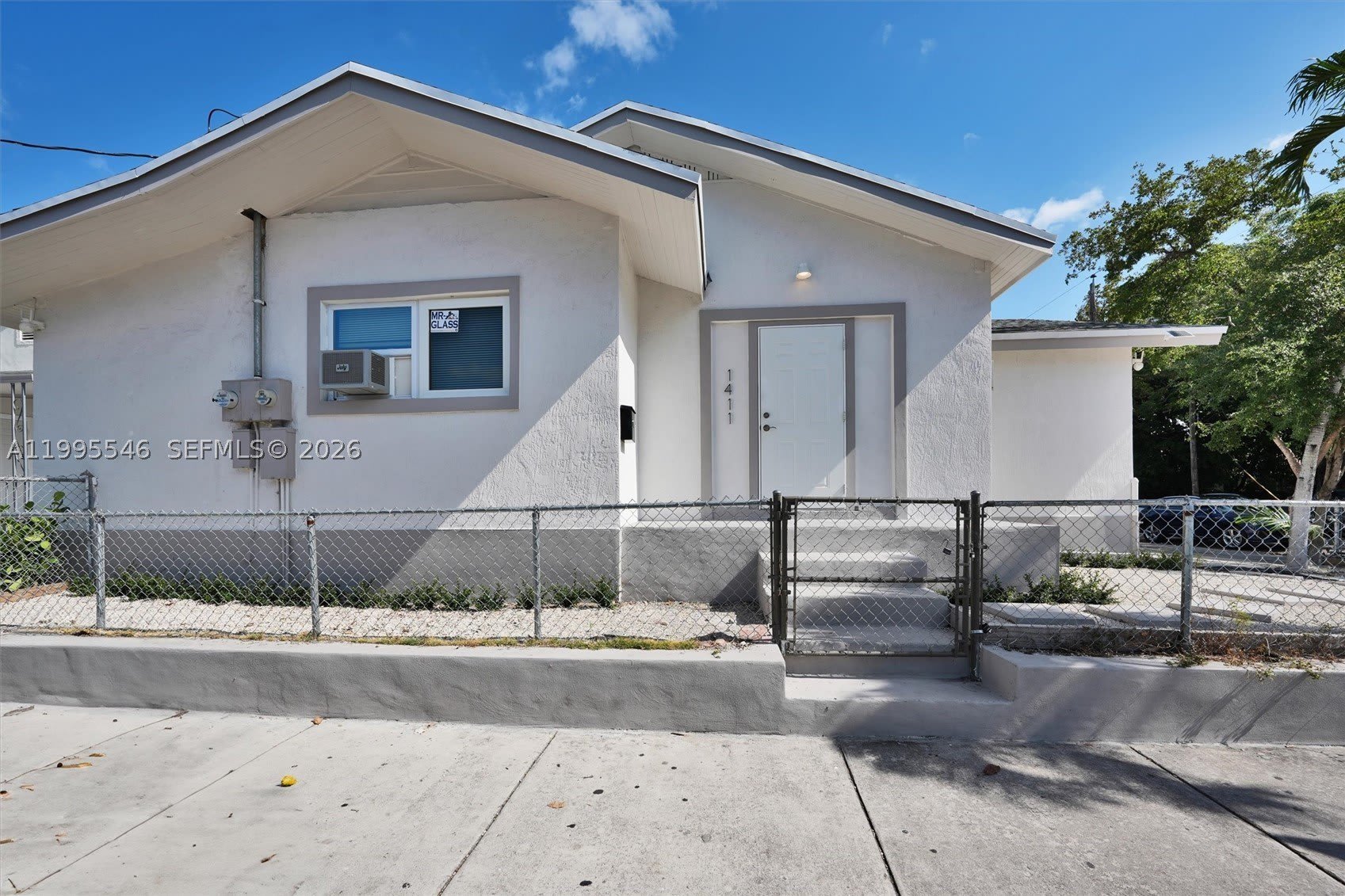 1411 Sw 3Rd St – photo 3