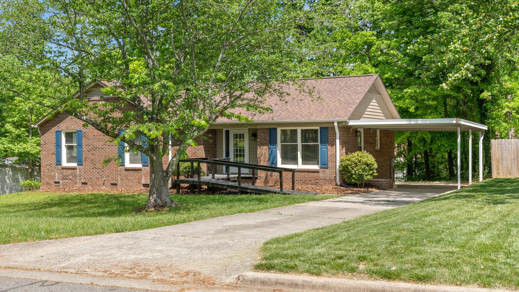 3904 Langdon Dr – photo 2