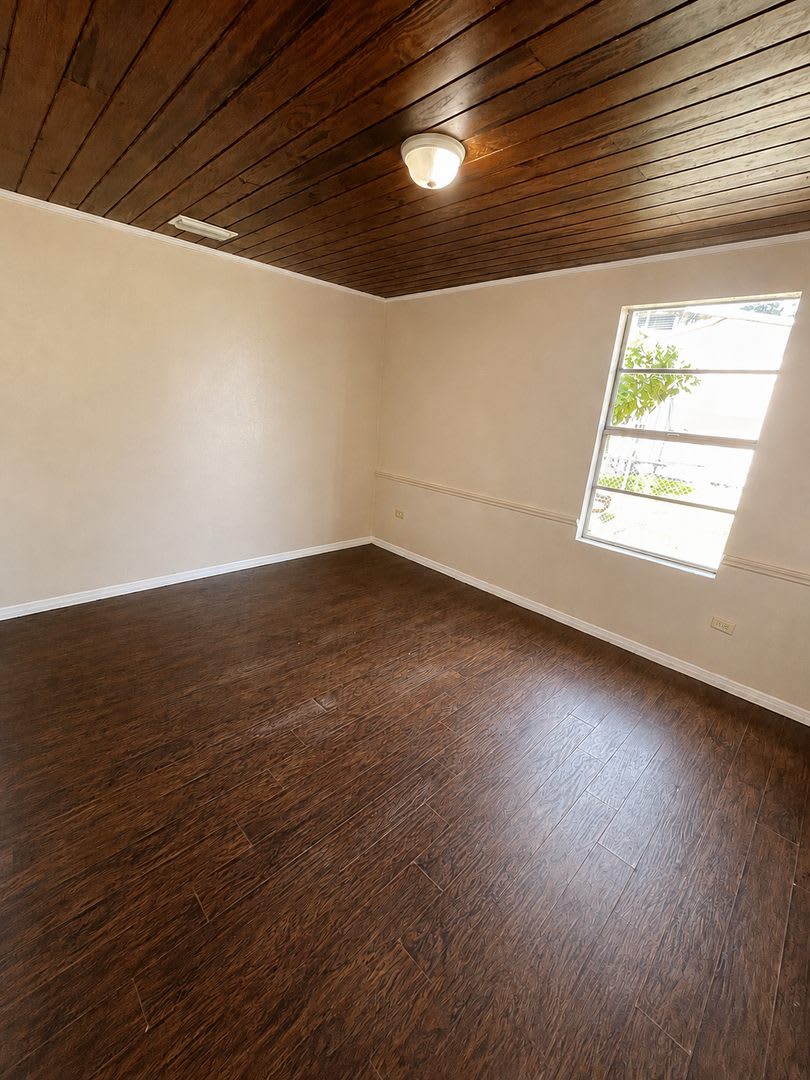 Spacious 3BR/1BA Dade City Home with Enclosed Front Porch &amp; Large Backyard – photo 5