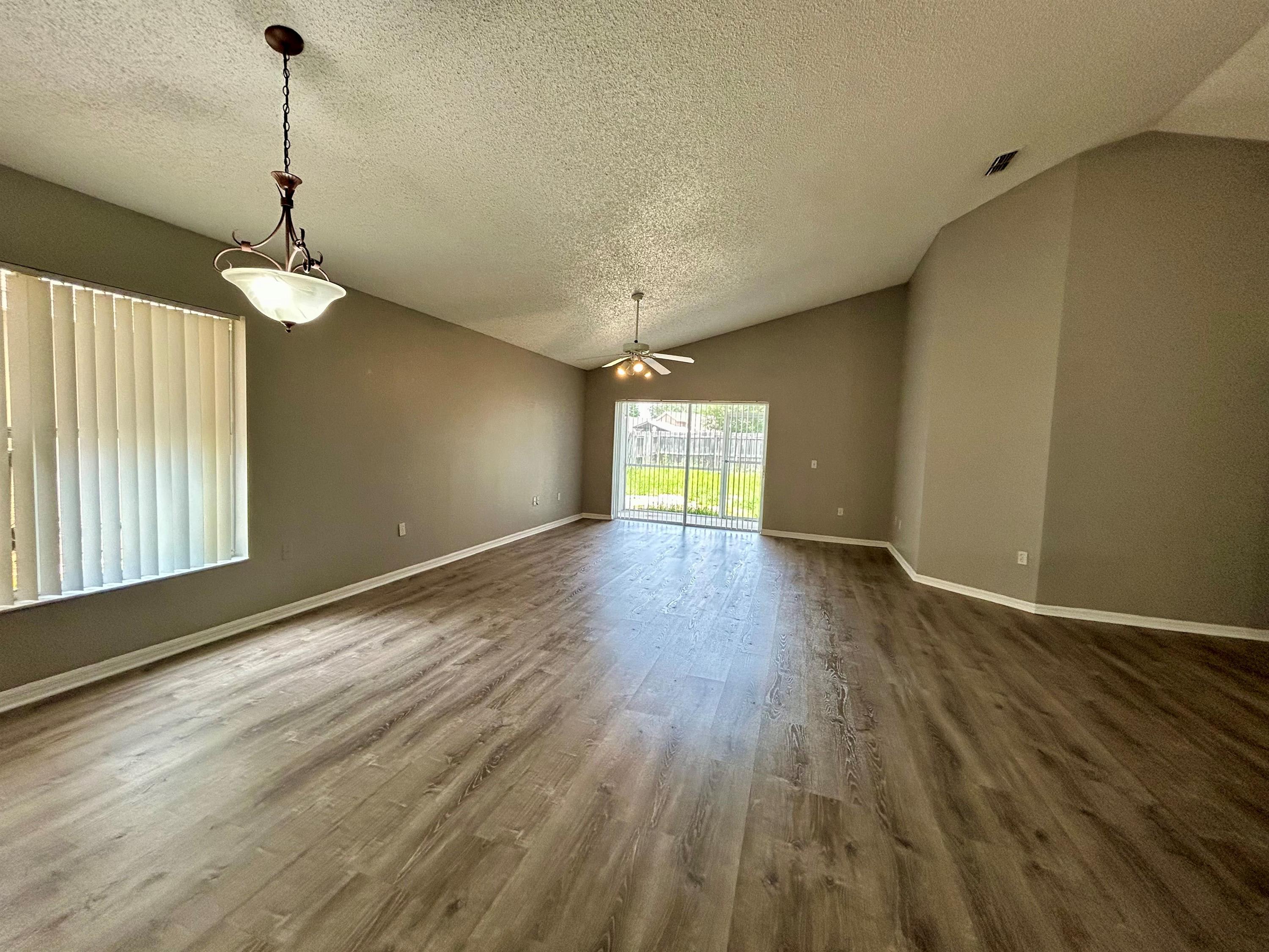 138 Sir Phillips Drive – photo 4