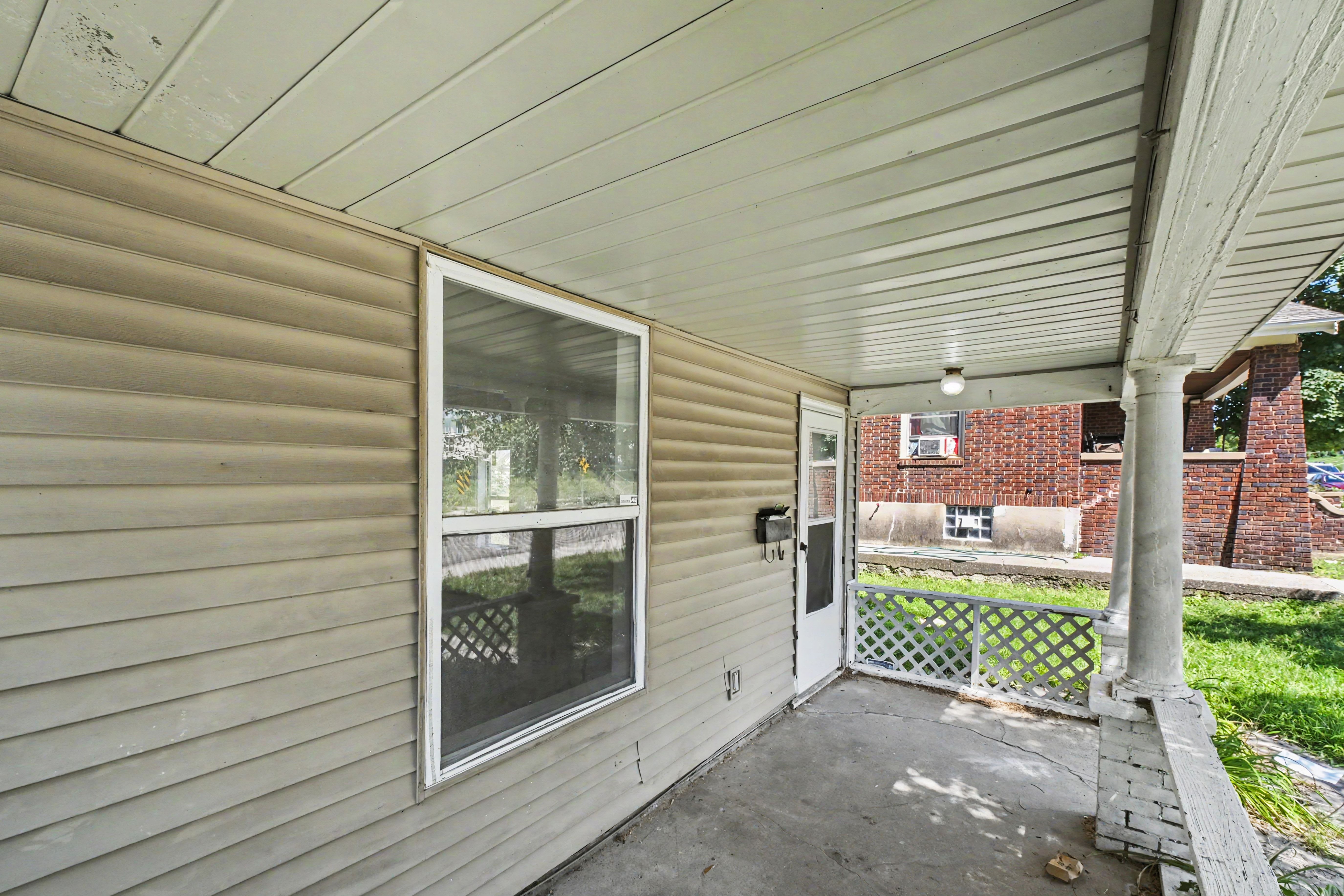 635 Worden St SE – photo 2