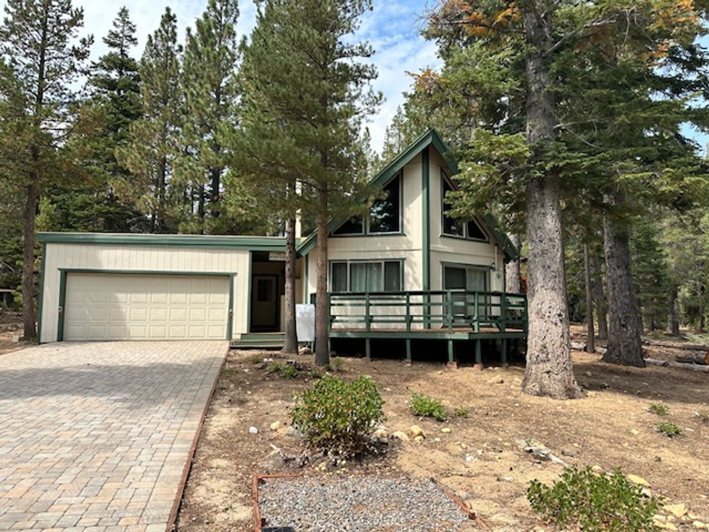 Cute single family 3Bd home available for a seasonal 3-5 month lease! Call me today to inquire!! – photo 2