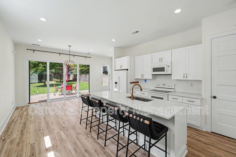 1521 Walton Rd – photo 2