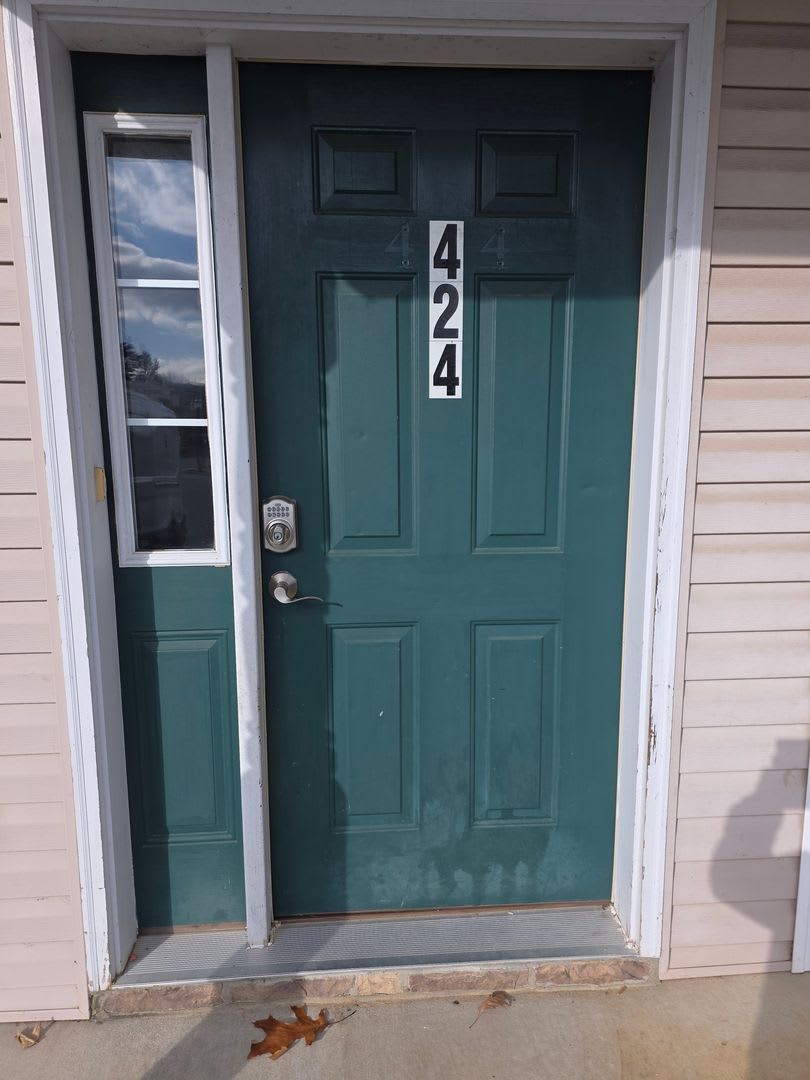3 Bedroom 2 1 2 Bath End Unit Townhome For Rent In Waynesboro – photo 5