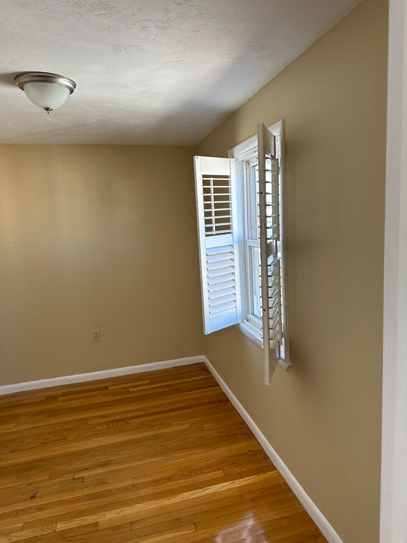 Nicely renovated pet friendly 2 bed in South Boston! – photo 2