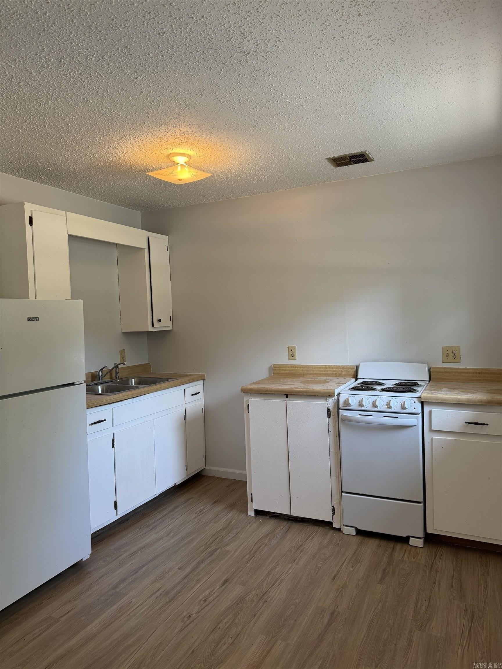 1600 N Lane Street – photo 1