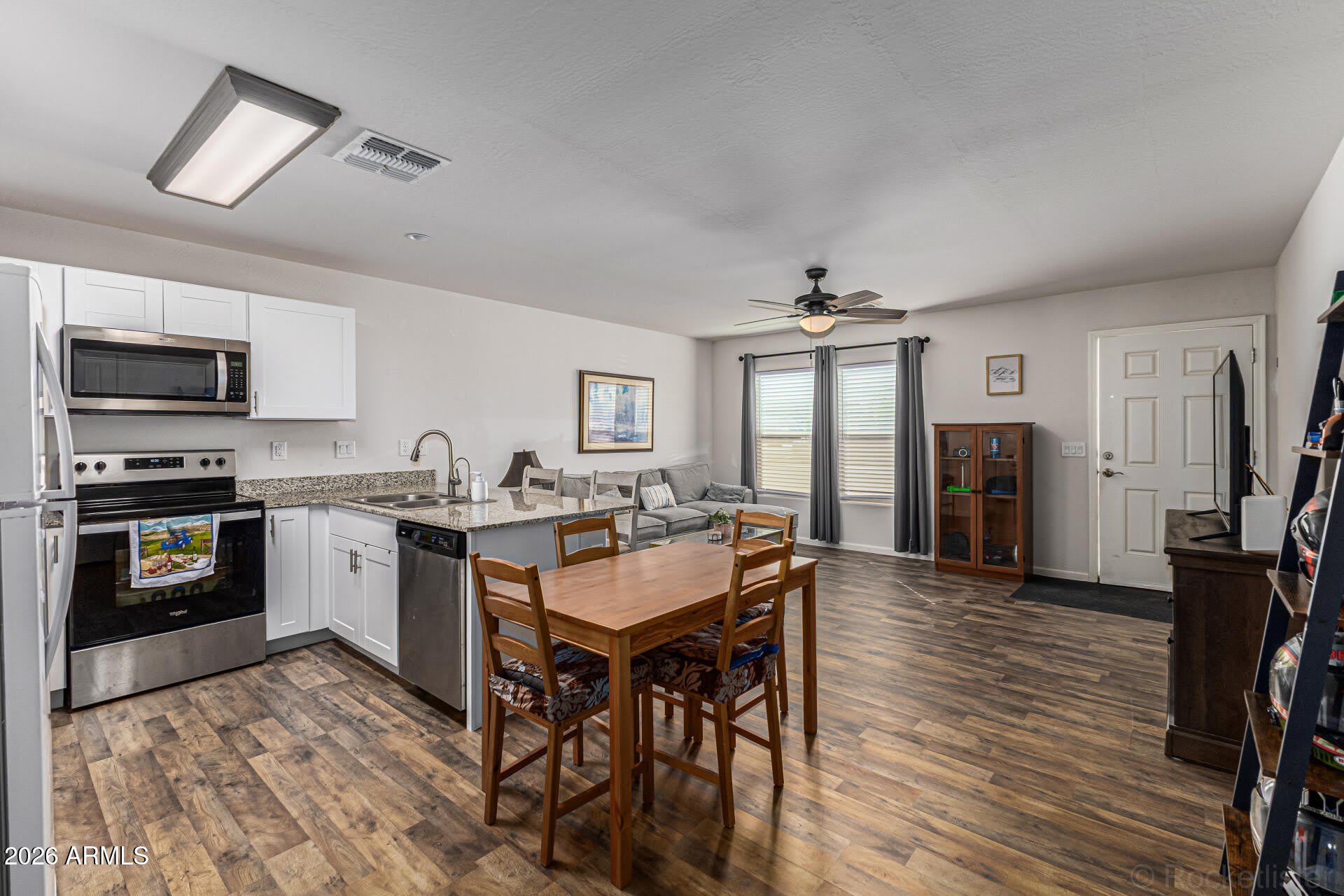 118 W DEWEY Avenue – photo 3