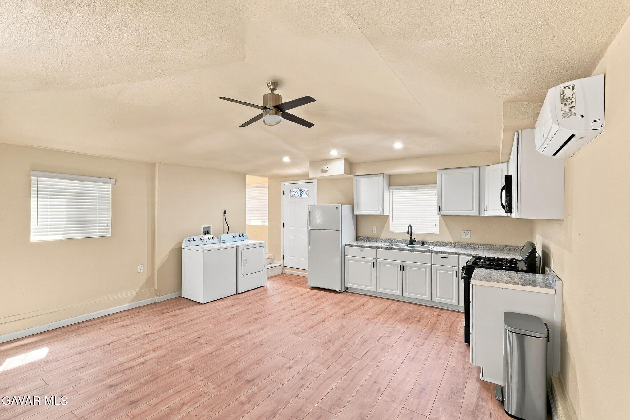 2048 W 112th Street – photo 3