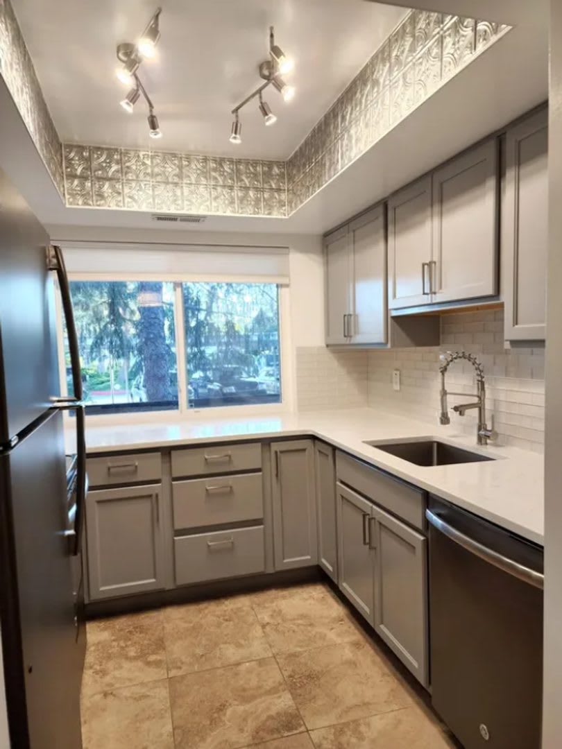 2 bedroom apartment for rent! 1/2 off first month rent – photo 3