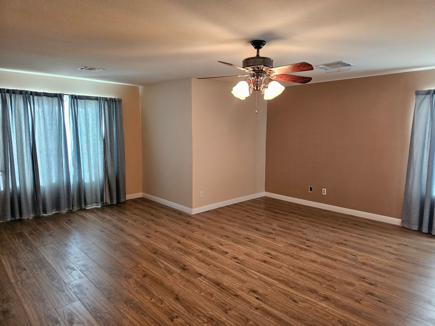 Spacious 5 bd room 2.5 bathroom home – photo 5