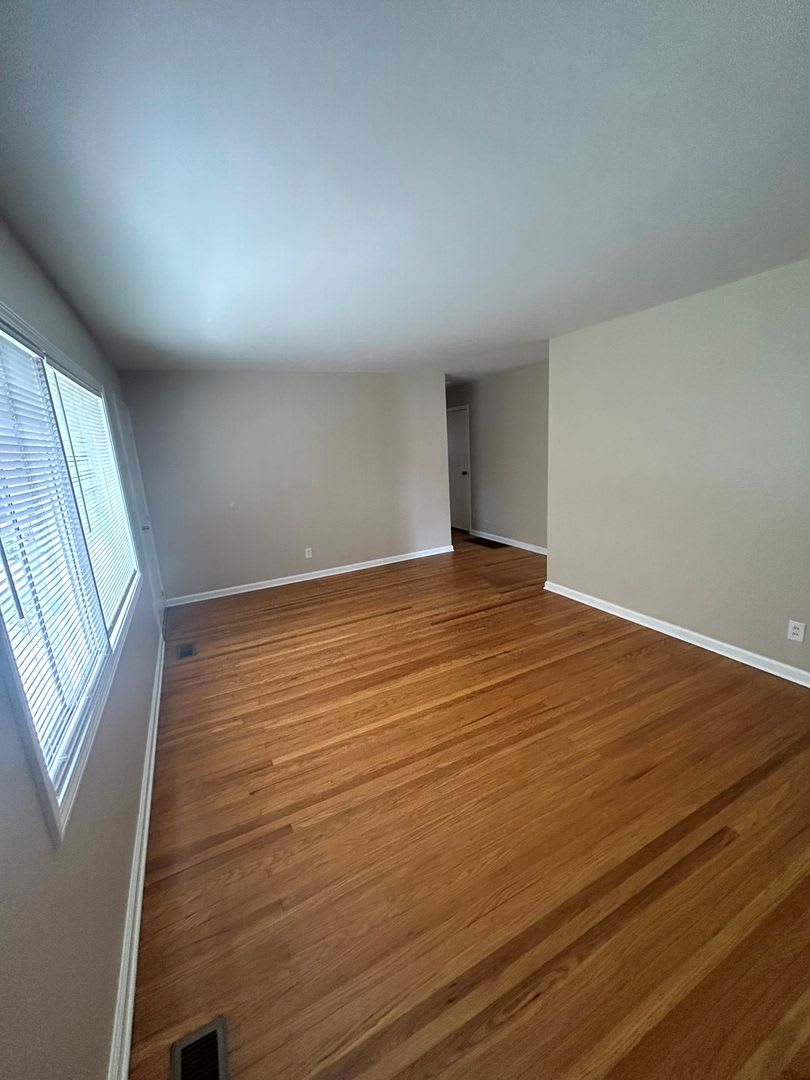 Beautiful 3-Bed Home in Prime Jeffersontown Location! – photo 3