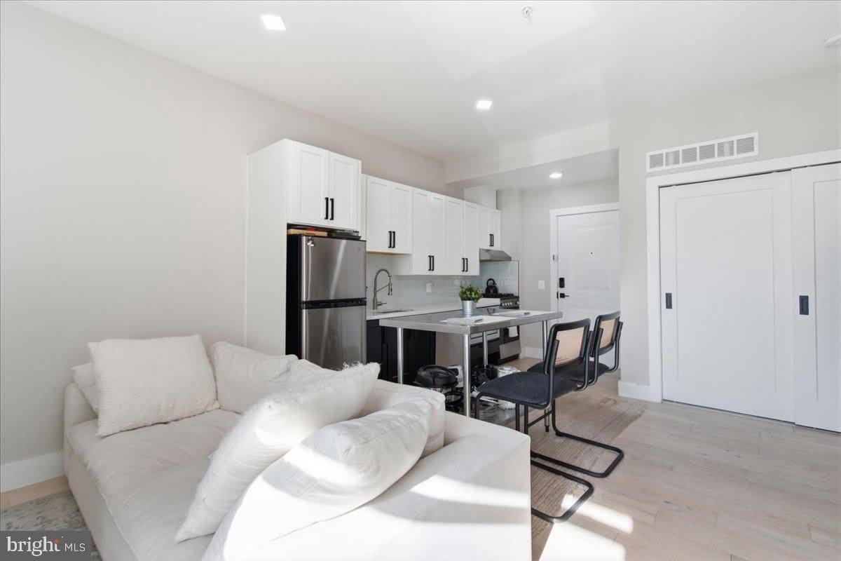 1028 Bladensburg Road Ne – photo 4