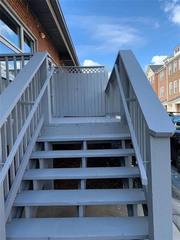 806 Marcus Street SE – photo 2