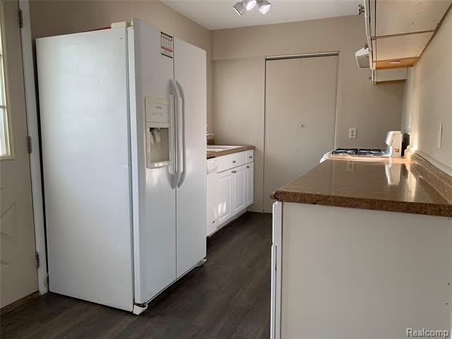 1571 Wismer Street – photo 3