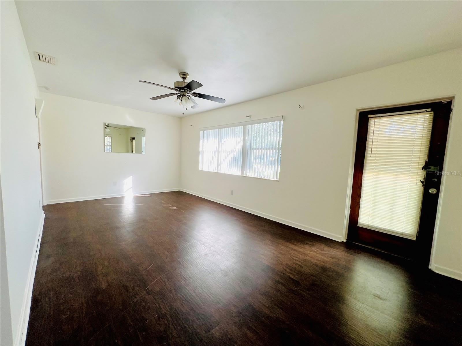 501 AVENUE G SE – photo 4