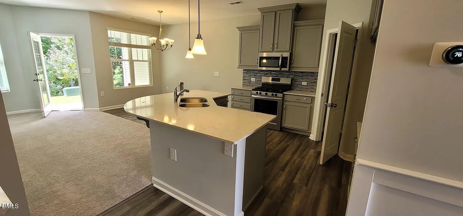 1036 Brightskies Street – photo 4