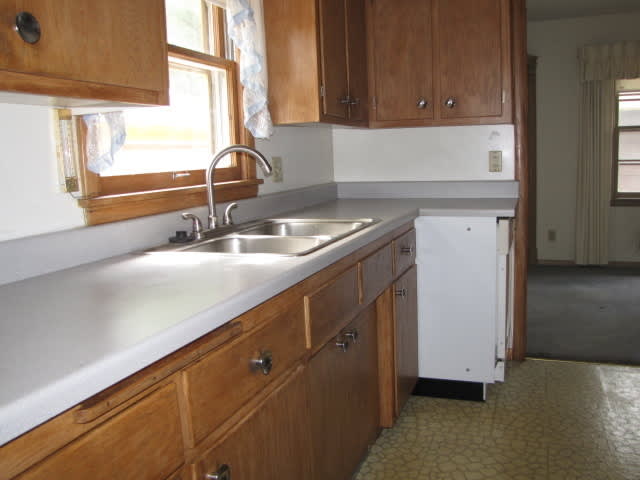 Great location in Richfield,*3Bed*1Bath single family home Avail Now! – photo 5