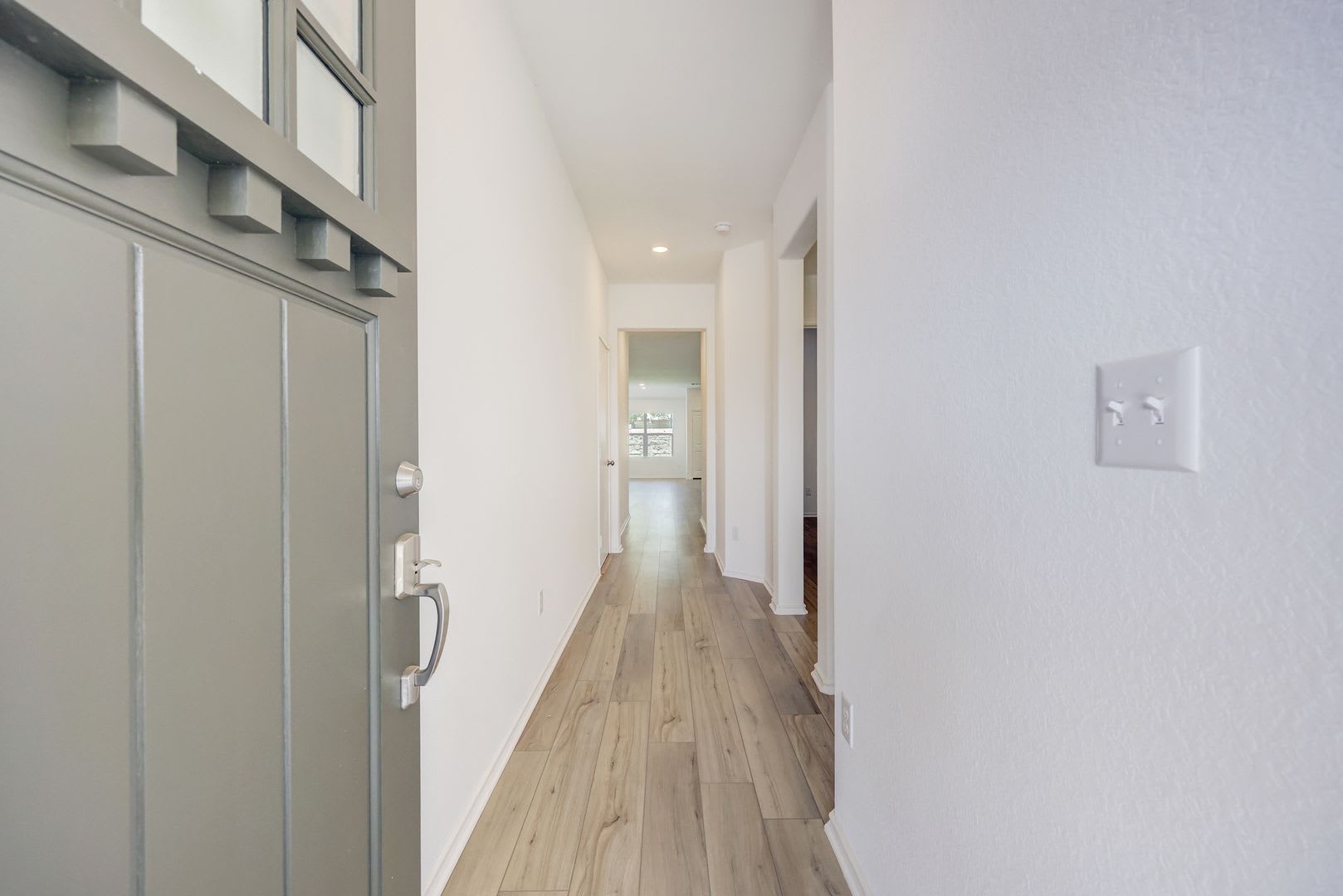 Coming Soon Beautiful 3 Bedroom 2 Bath – photo 2