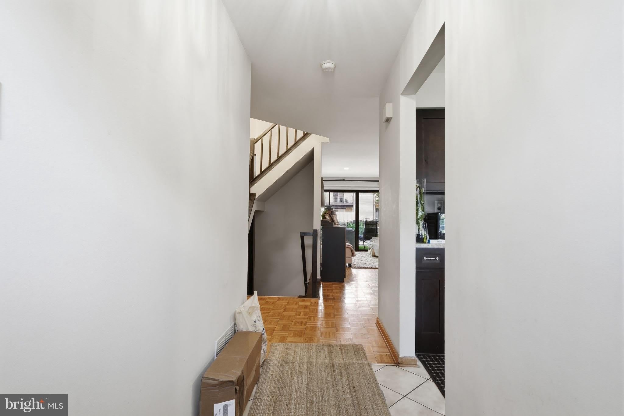 272 HUDSON Court – photo 5