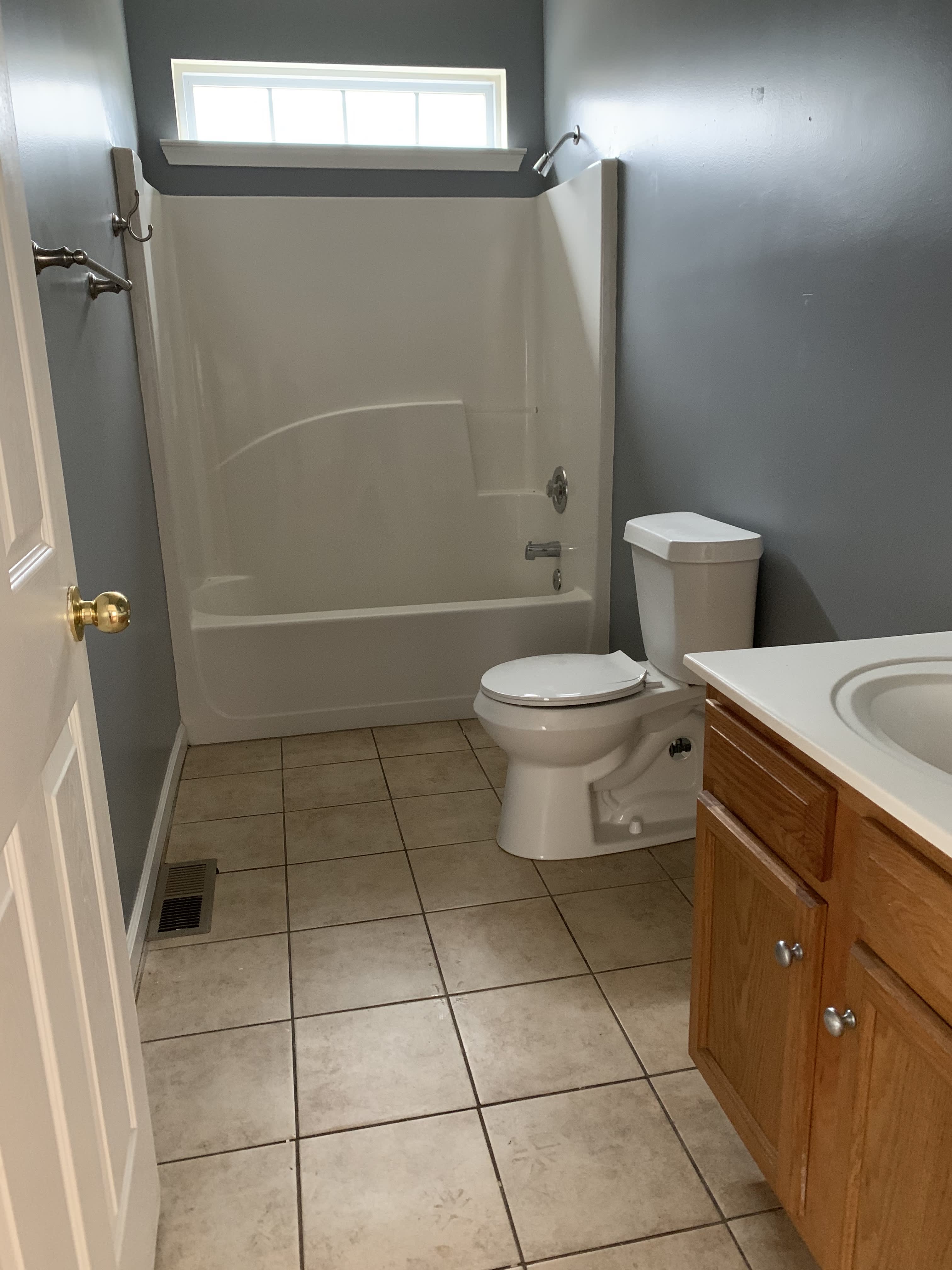577 Manly Ave – photo 3