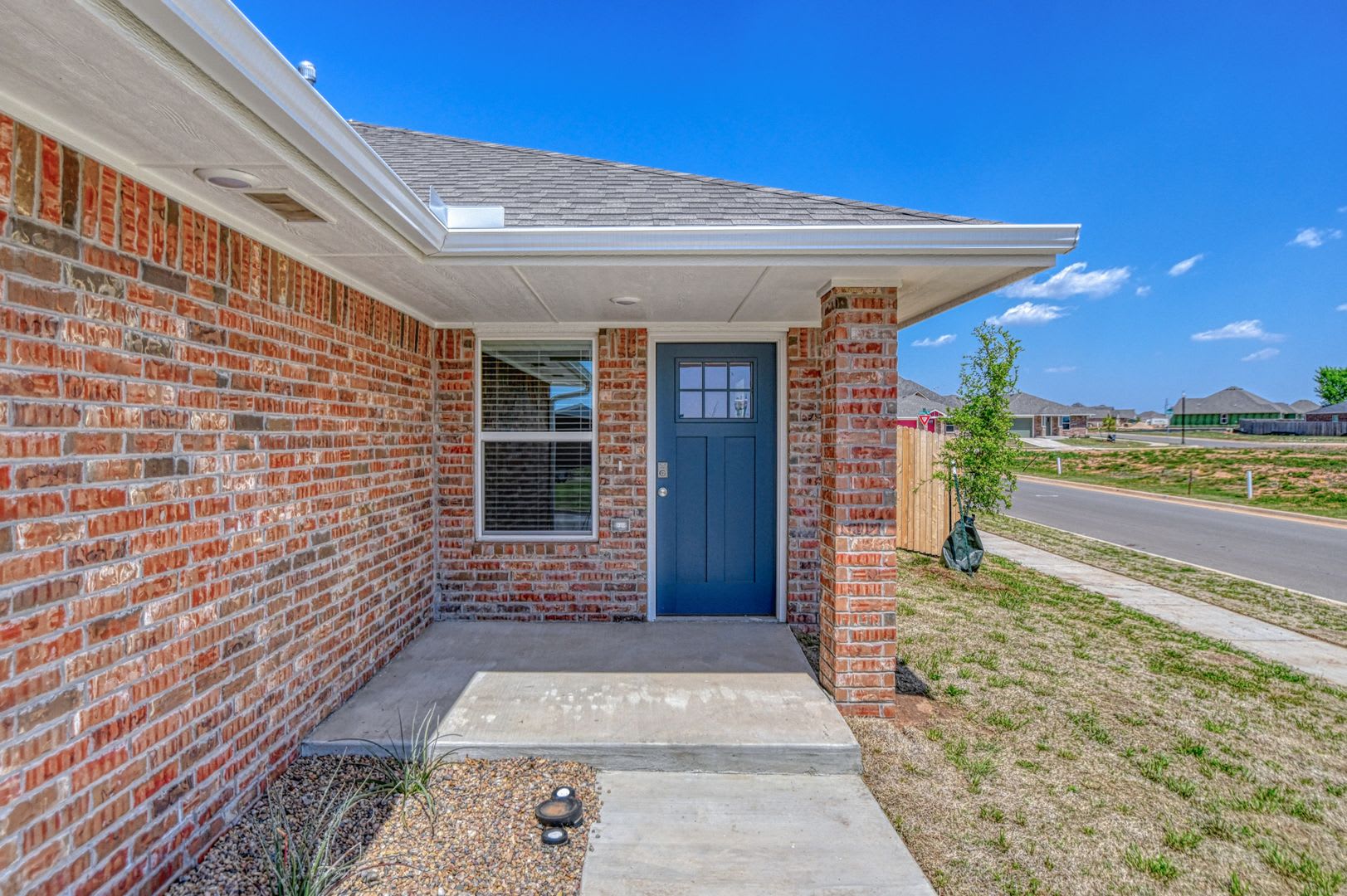 New Construction In Varenna Landing Storm Shelter And Lawn Care Included – photo 2