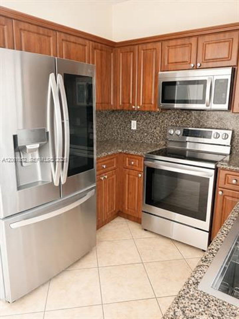 8508 NW 141st Ter cu-501, Miami Lakes, FL 33016 – photo 1