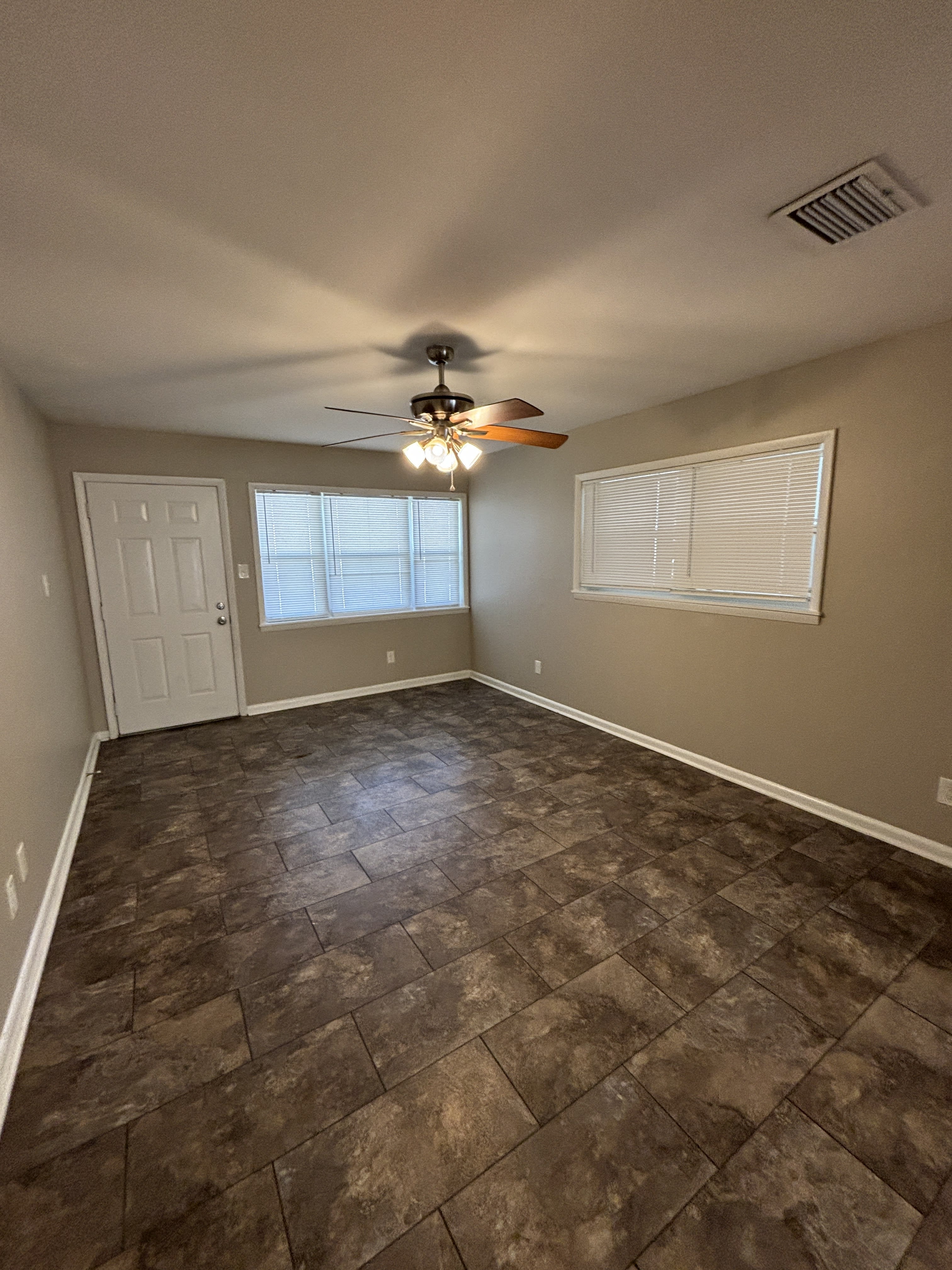 1405 Stone St – photo 5