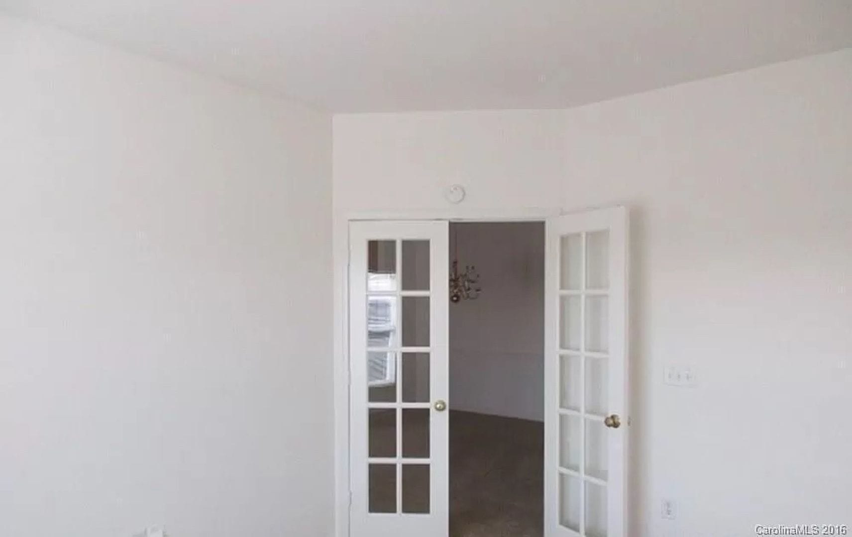Room In 3 Bedroom Townhome At Hyde Glen Ct – photo 5