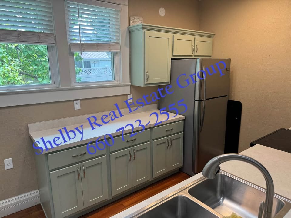 201 S Hickory St – photo 3