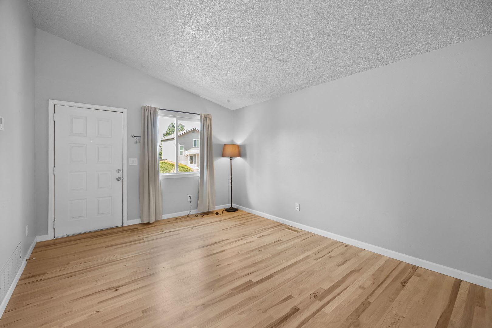 2 Bed/1 Bath Close to Buckley Space Force – photo 5