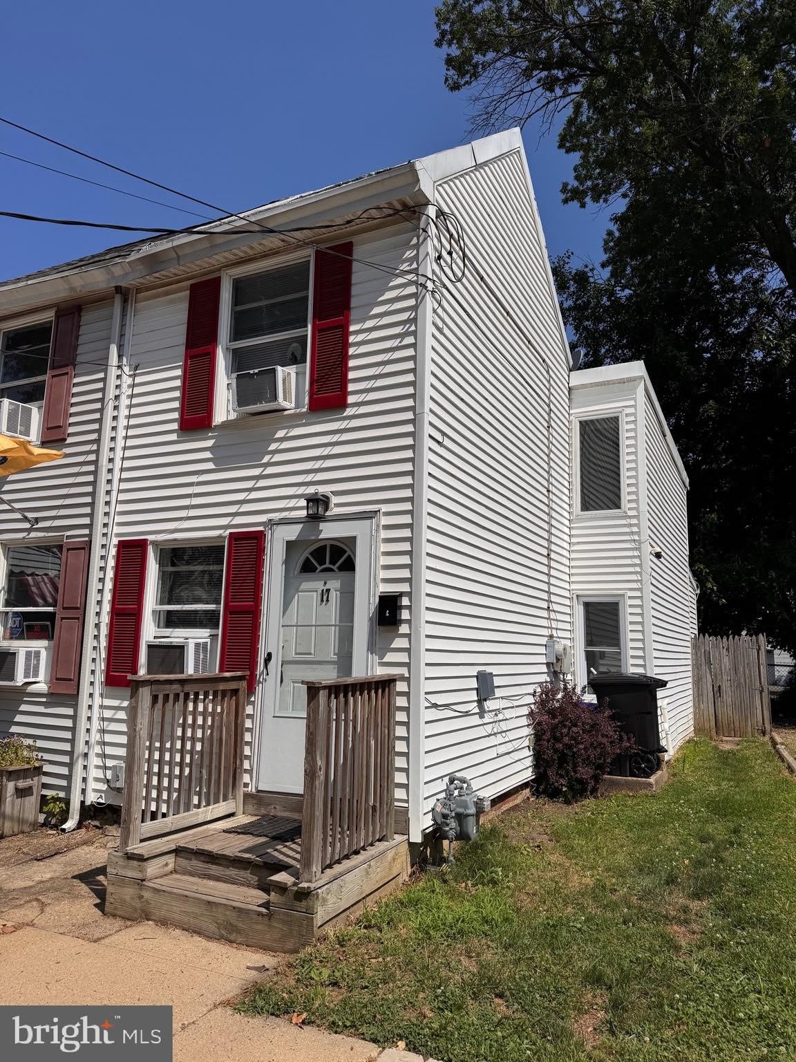 17 WEST Street – photo 1