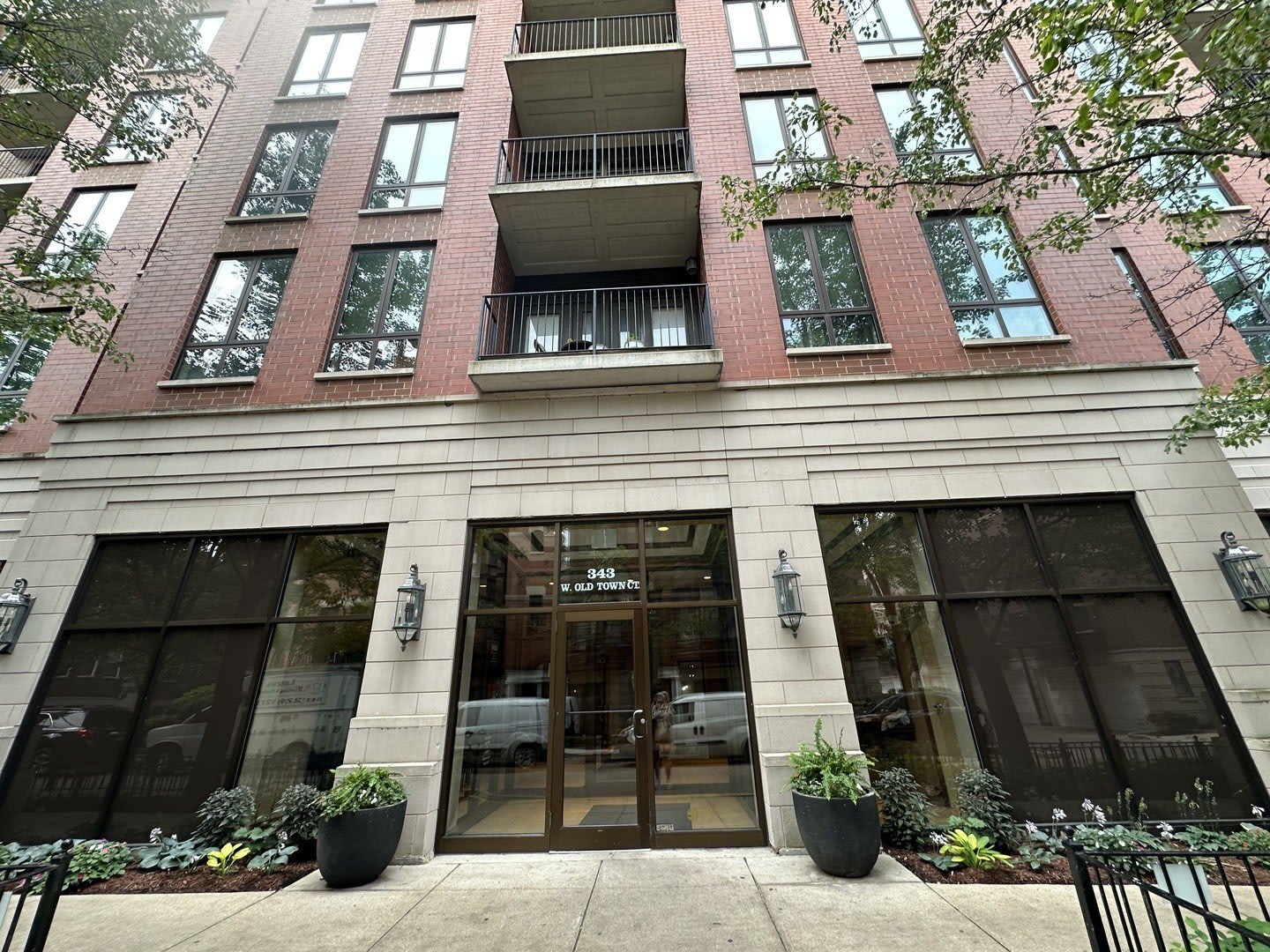 343 W Old Town Court – photo 2
