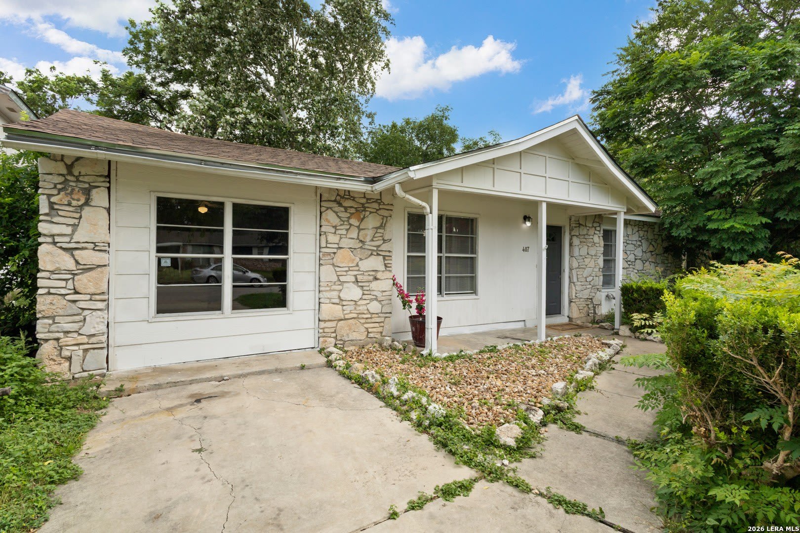 407 Cicero Dr – photo 2