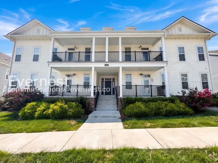 828 Goswell Drive – photo 1