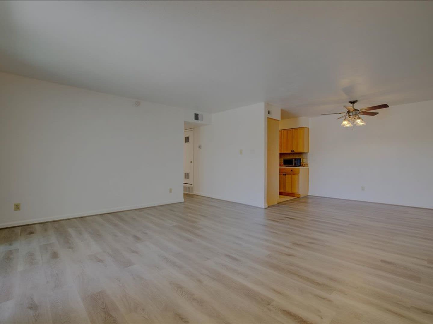 PRICE REDUCTION! Now accepting pets! – photo 3