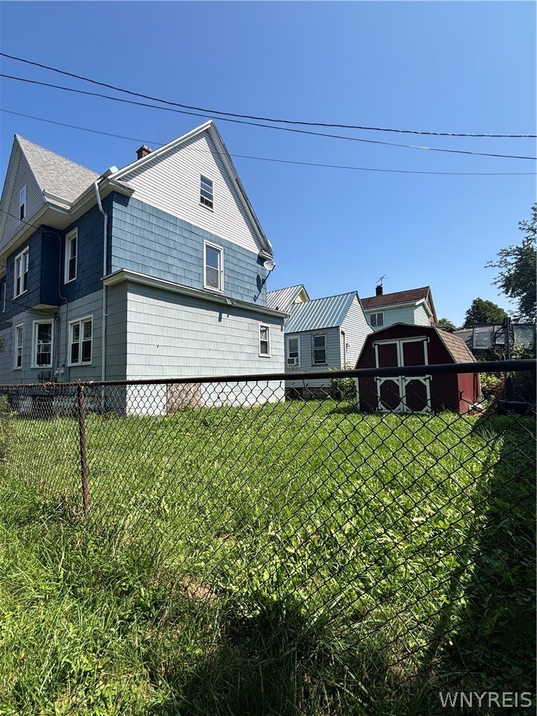 215 Ludington Street – photo 2