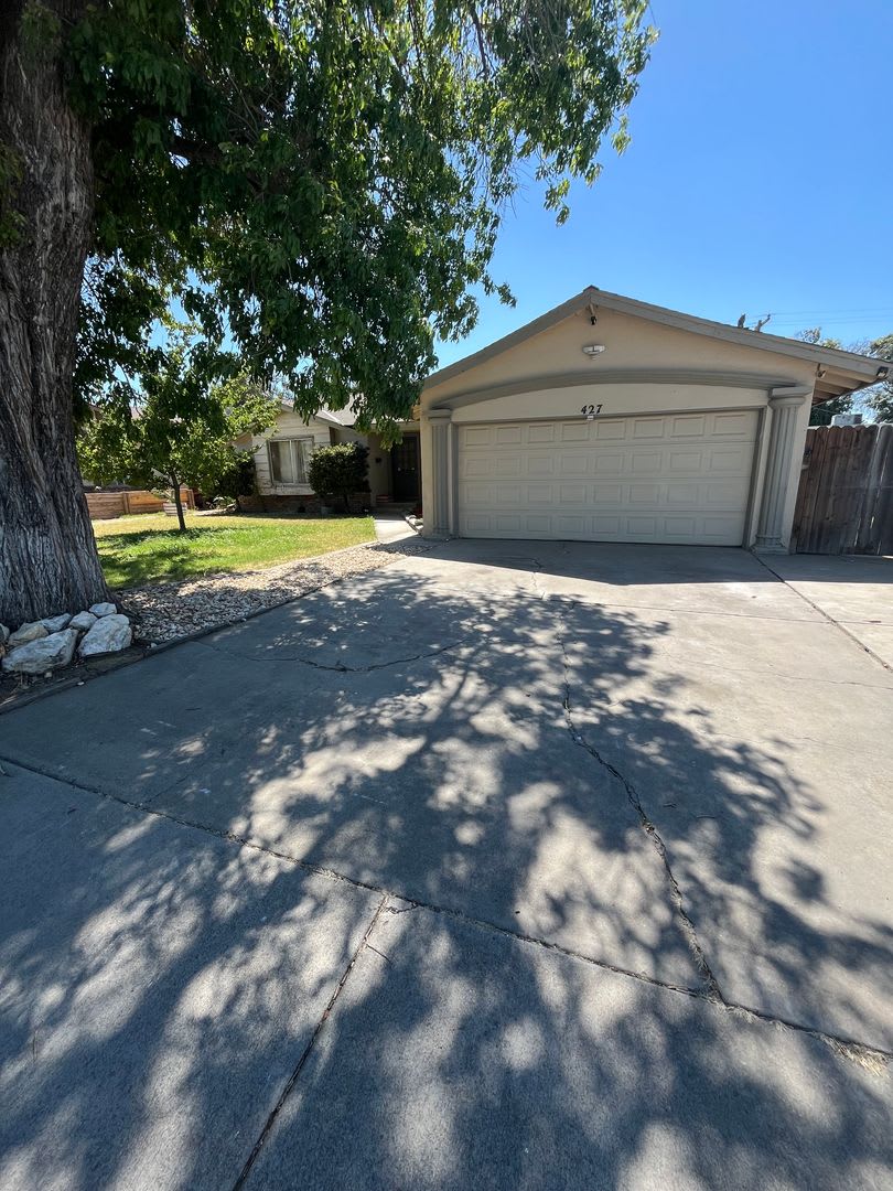 Coming Soon 3 Bedroom 2 Bathroom Home For Rent – photo 2