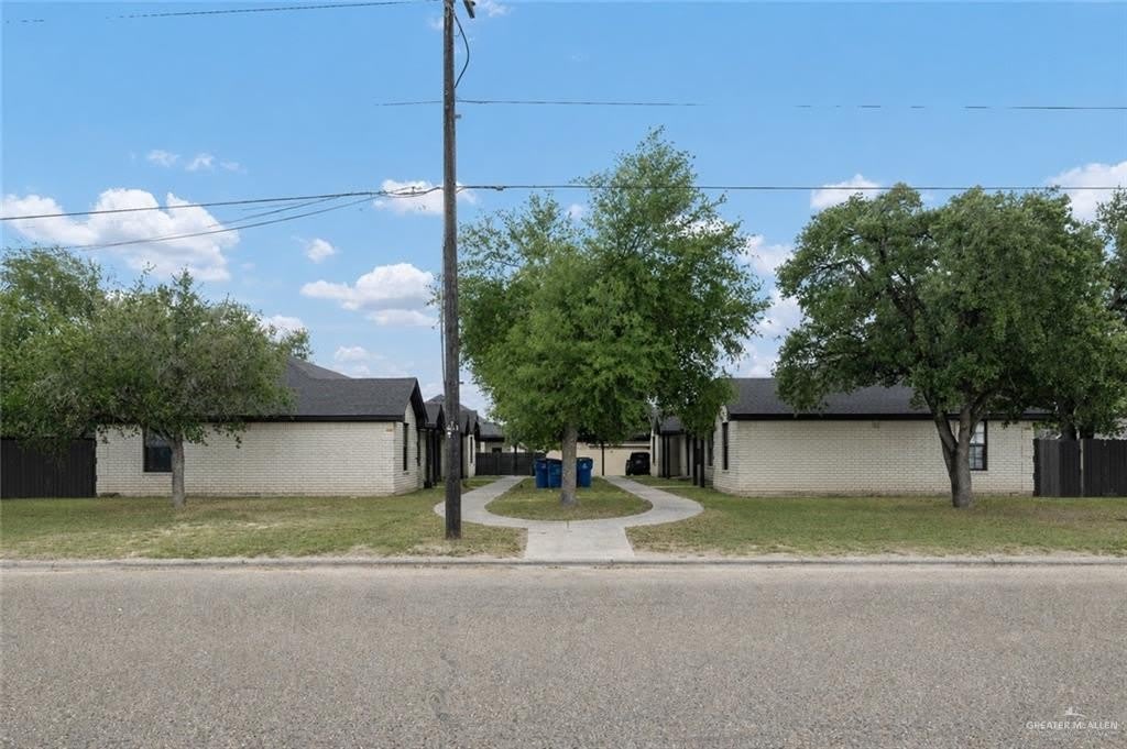 300 N Coyote Boulevard – photo 3