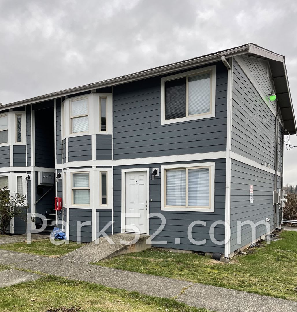 1/2 Off the 1st Full Month's Rent! Tacoma Area Fourplex – photo 2